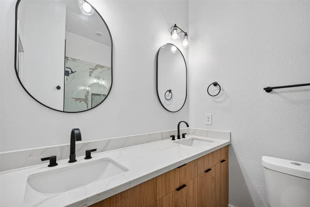 7840 Nashville Unit B Street Houston, TX 77028