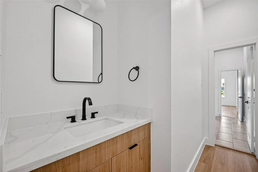 7840 Nashville Unit B Street Houston, TX 77028