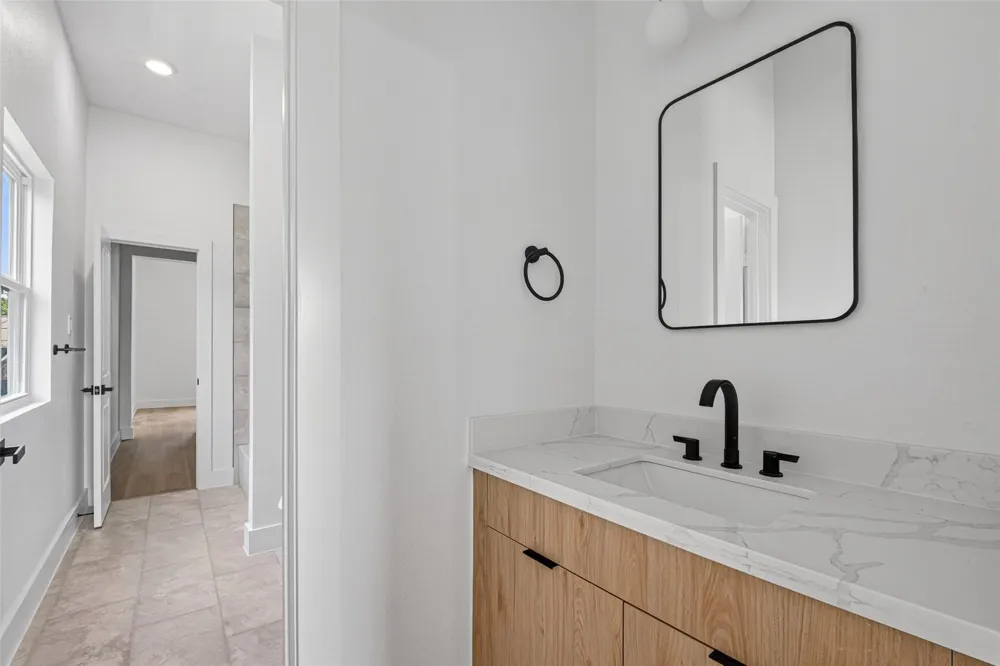 7840 Nashville Unit B Street Houston, TX 77028