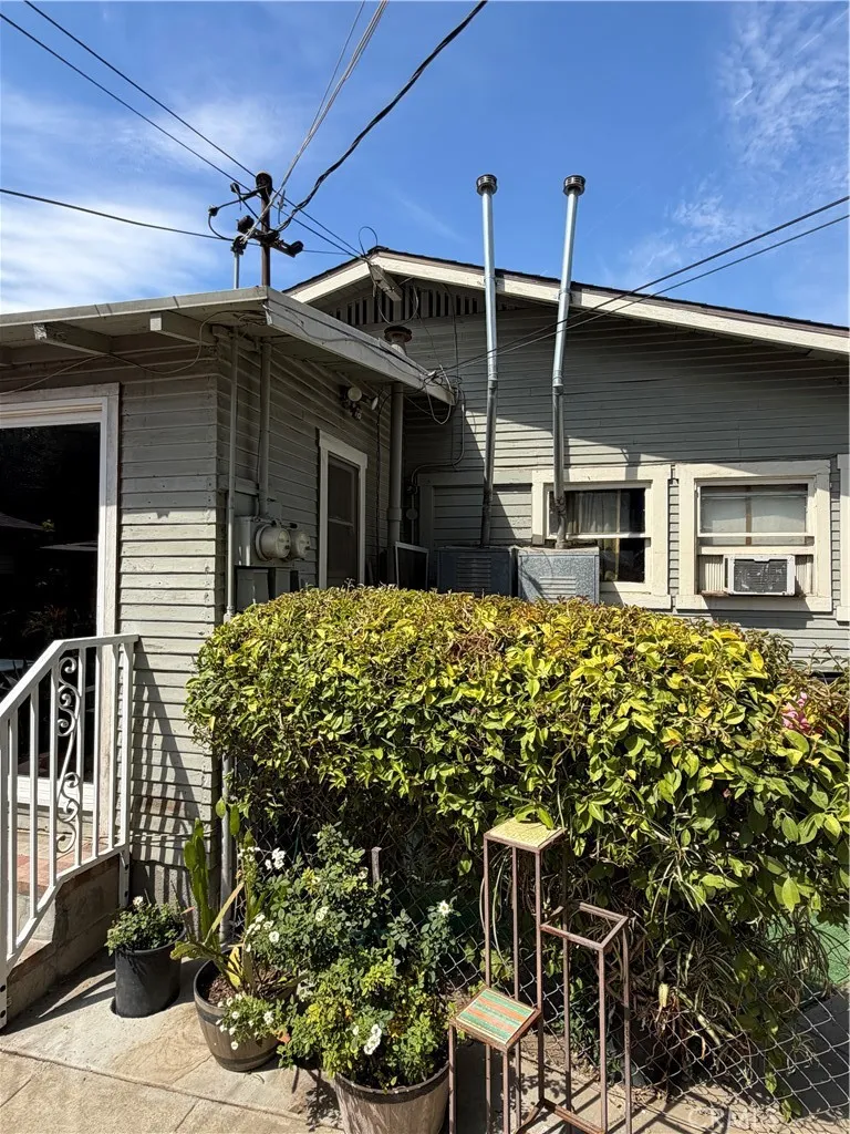 936 Laurel Ontario, CA 91762