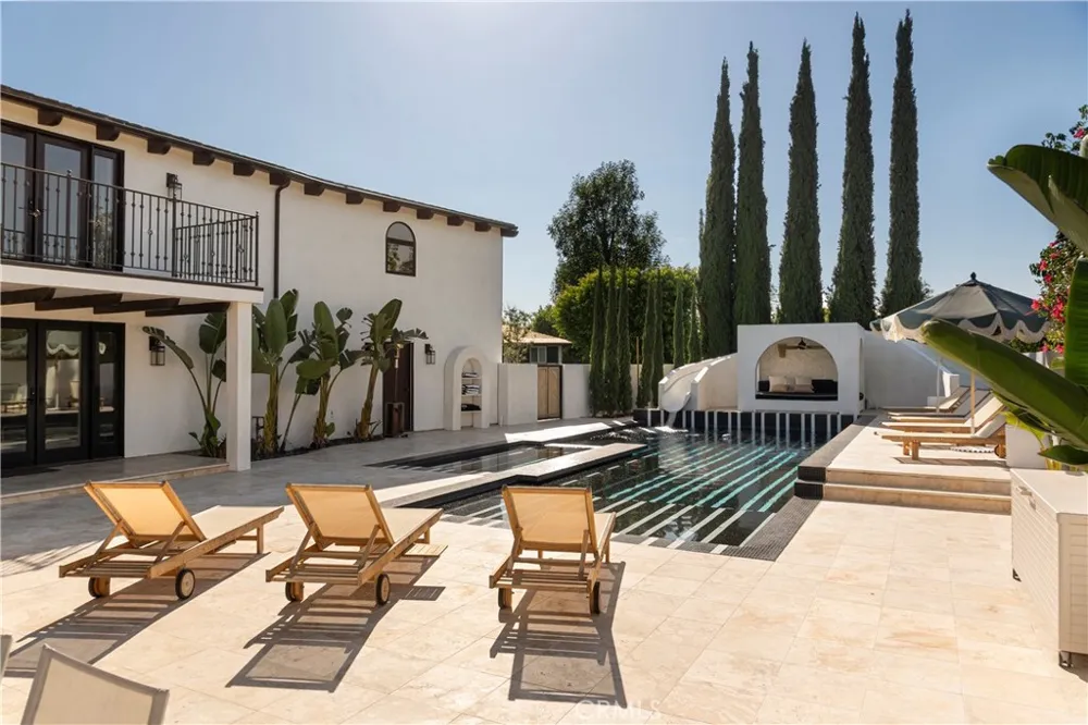 19432 Barrett Hill North Tustin, CA 92705