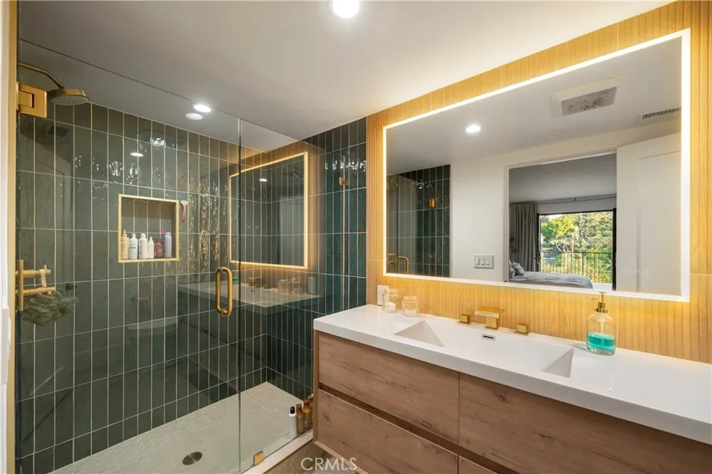 19432 Barrett Hill North Tustin, CA 92705