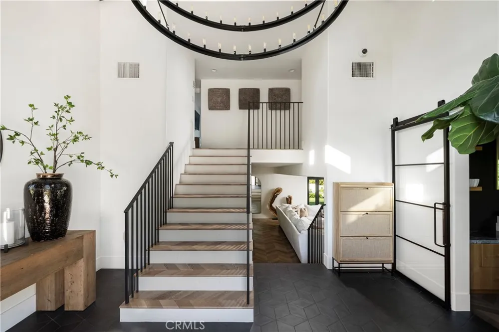 19432 Barrett Hill North Tustin, CA 92705