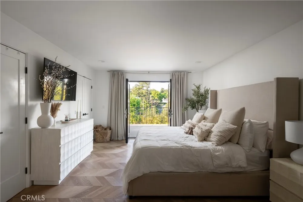 19432 Barrett Hill North Tustin, CA 92705