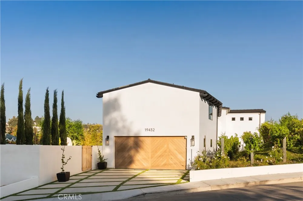 19432 Barrett Hill North Tustin, CA 92705