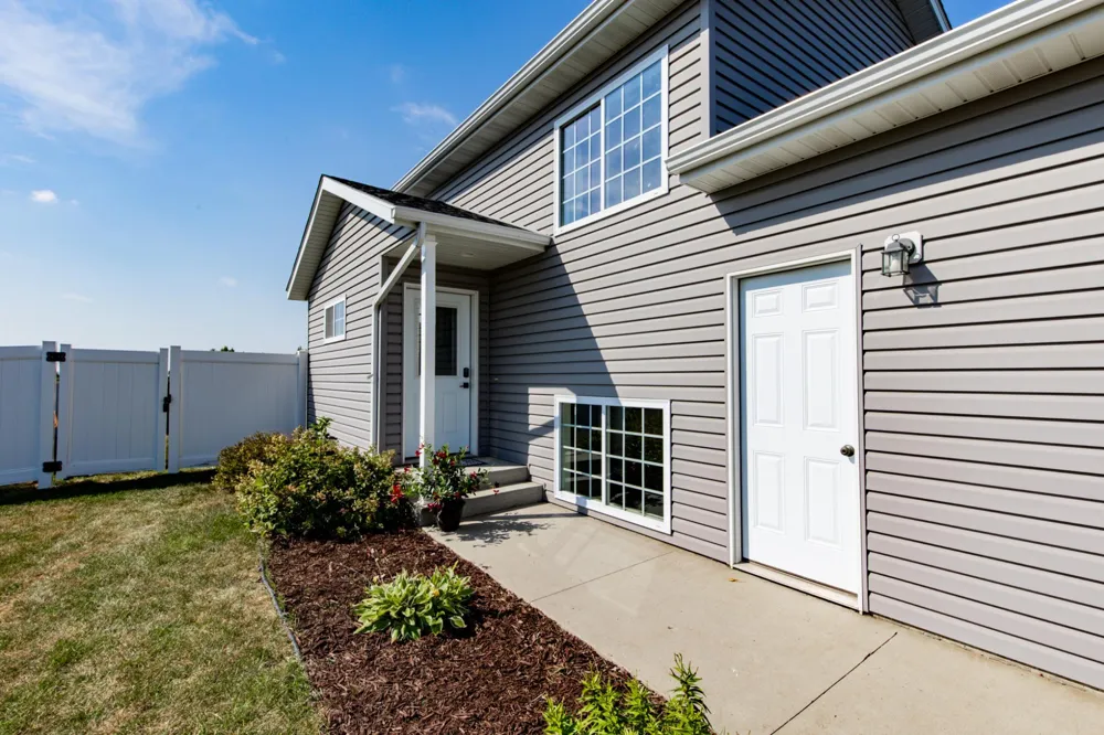 613 5th Street E Horace, ND 58047