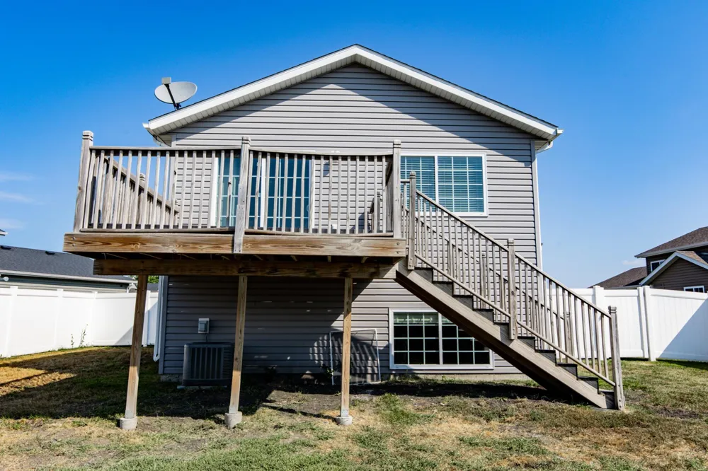 613 5th Street E Horace, ND 58047