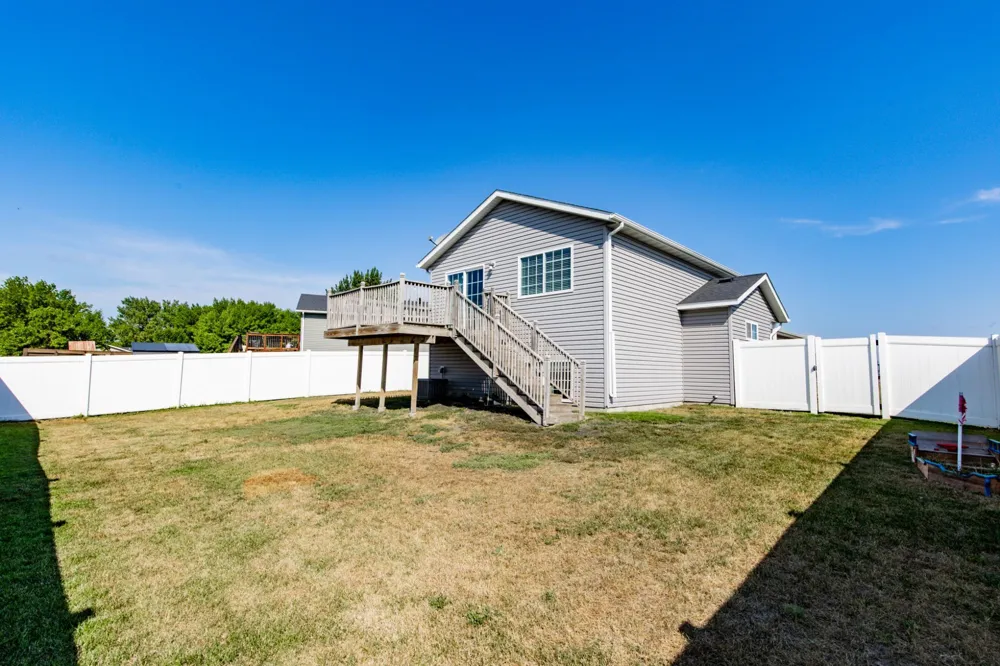 613 5th Street E Horace, ND 58047