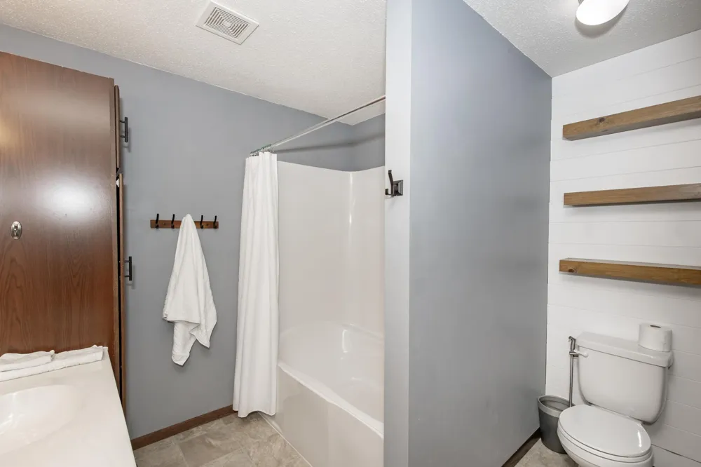 613 5th Street E Horace, ND 58047