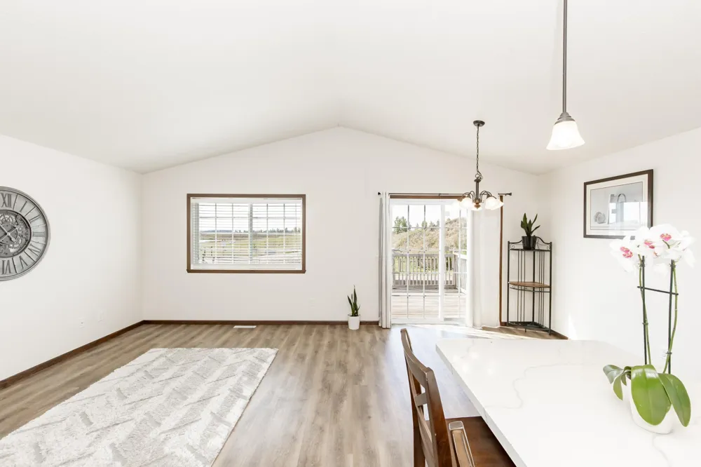 613 5th Street E Horace, ND 58047