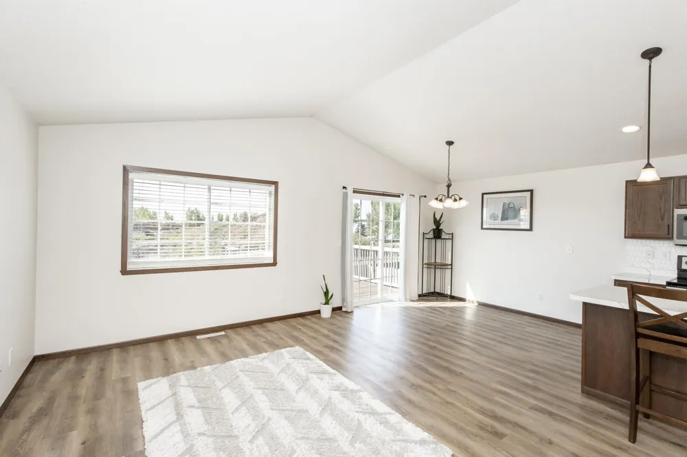 613 5th Street E Horace, ND 58047