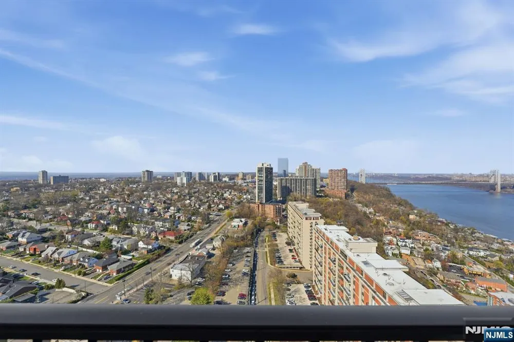 6 Horizon 2809 Fort Lee, NJ 07024