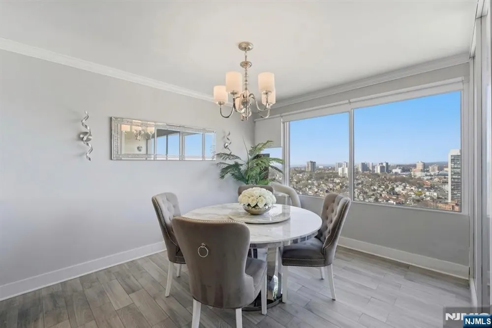 6 Horizon 2809 Fort Lee, NJ 07024