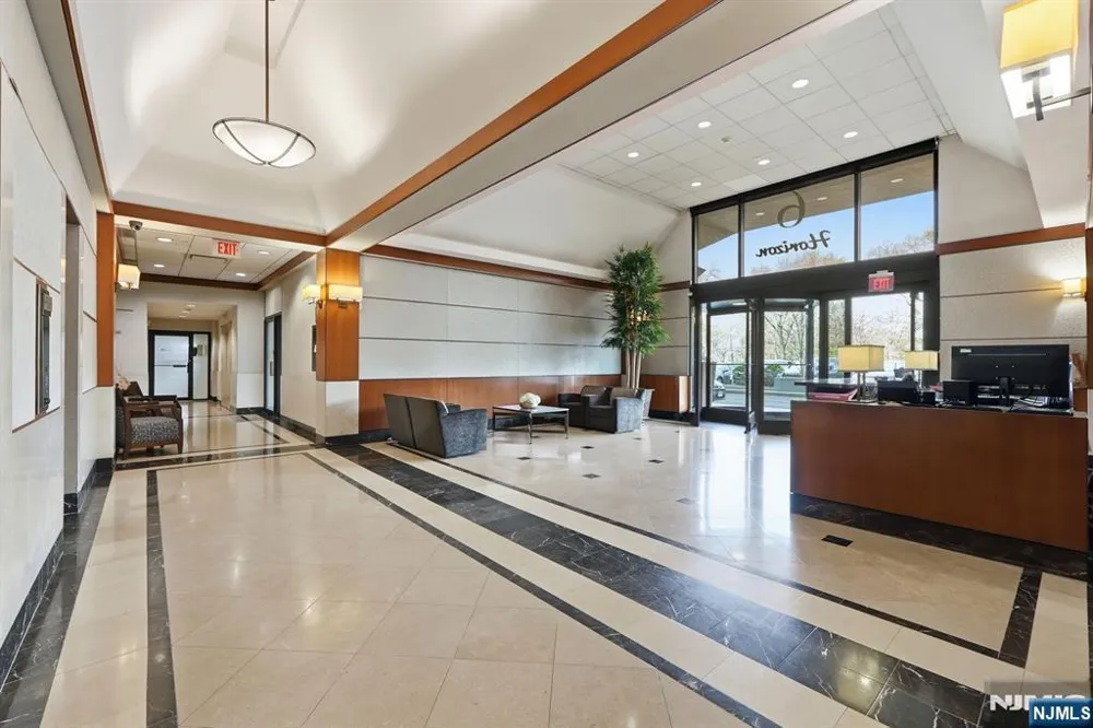 6 Horizon 2809 Fort Lee, NJ 07024