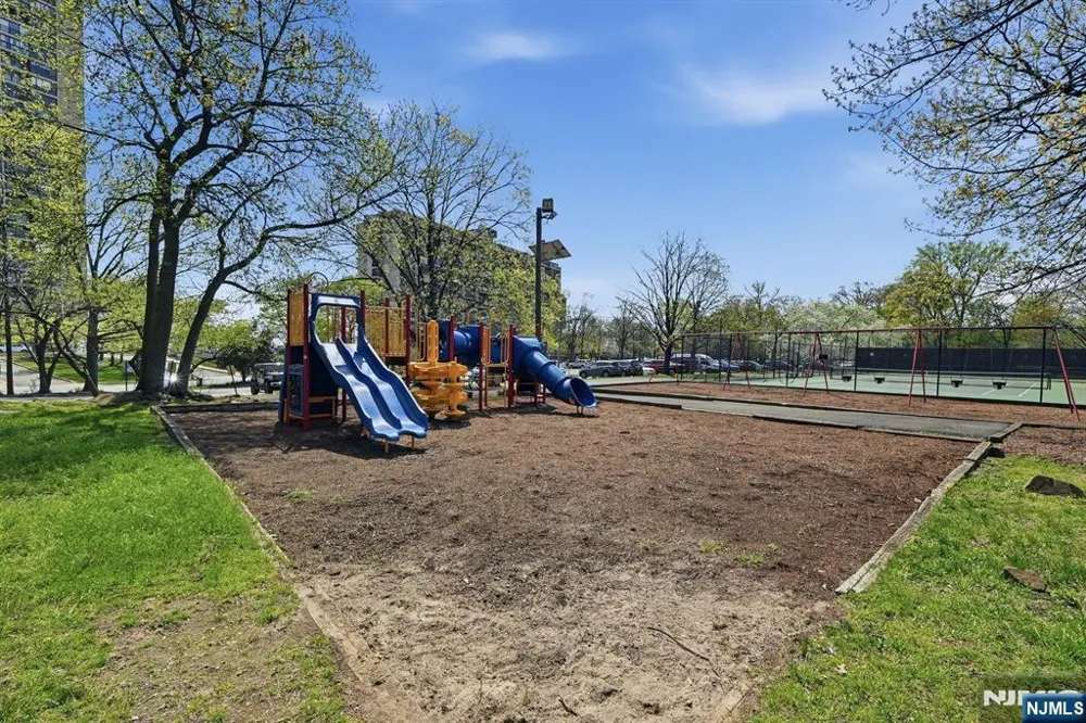 6 Horizon 2809 Fort Lee, NJ 07024