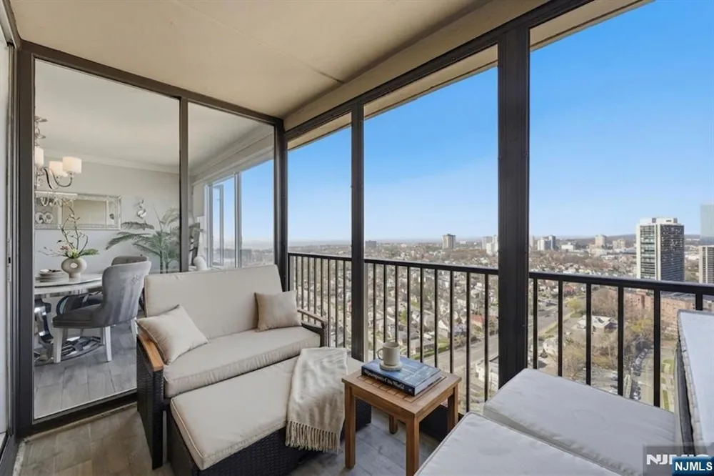 6 Horizon 2809 Fort Lee, NJ 07024