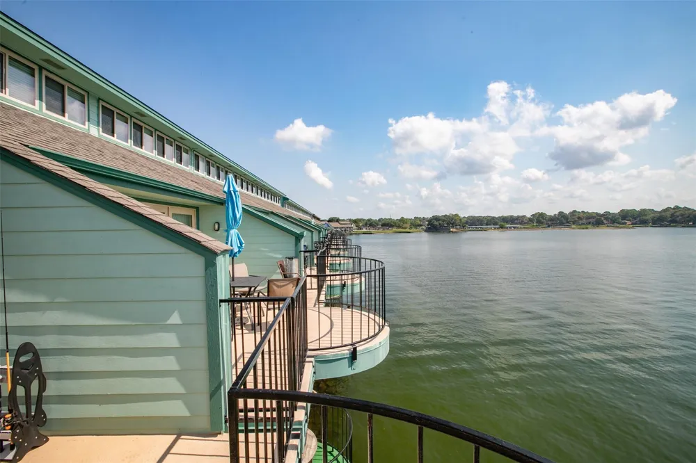 7041 Kingston Cove Ln #255 Willis, TX 77318