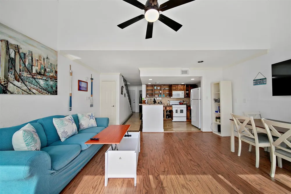 7041 Kingston Cove Ln #255 Willis, TX 77318