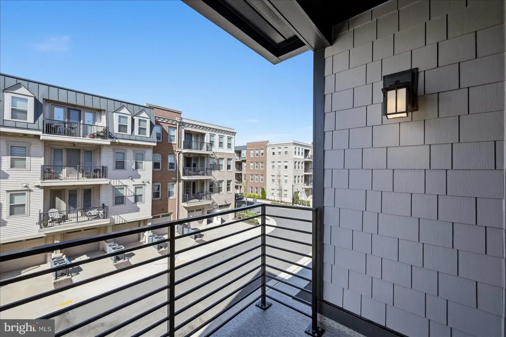 23651 HAVELOCK WALK TERRACE #304 Ashburn, VA 20148