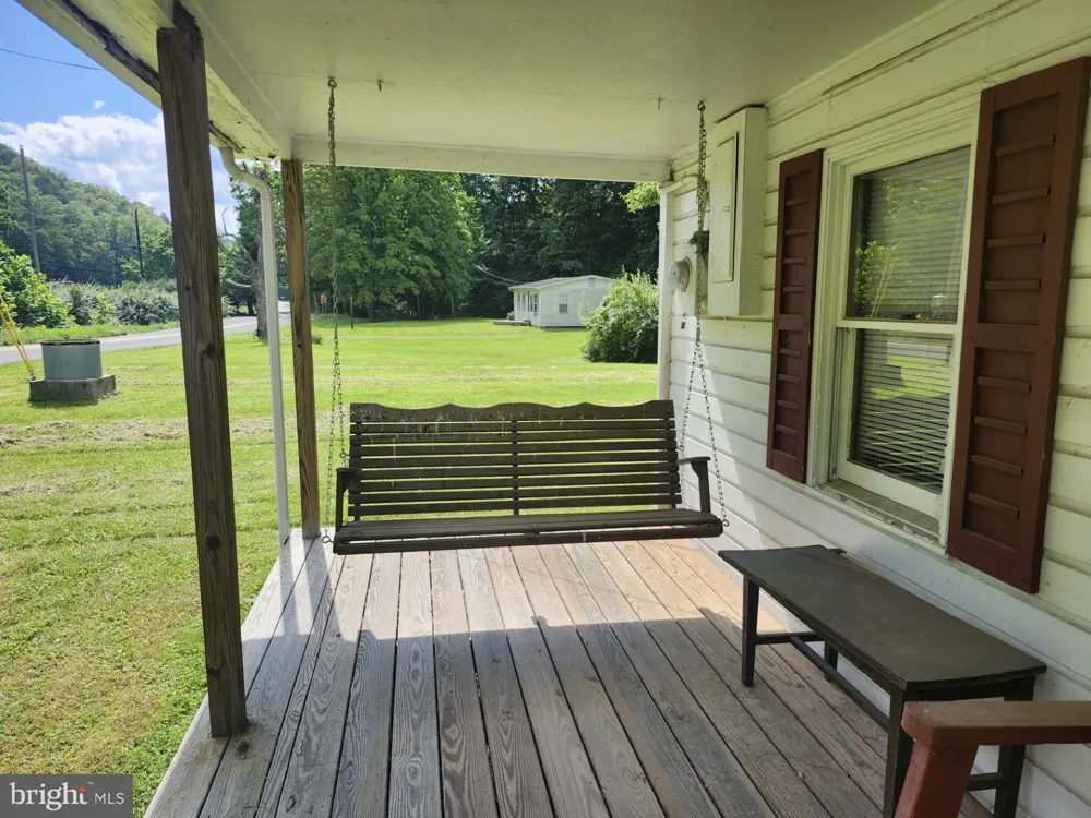 497 DRY RUN RD. Burlington, WV 26710