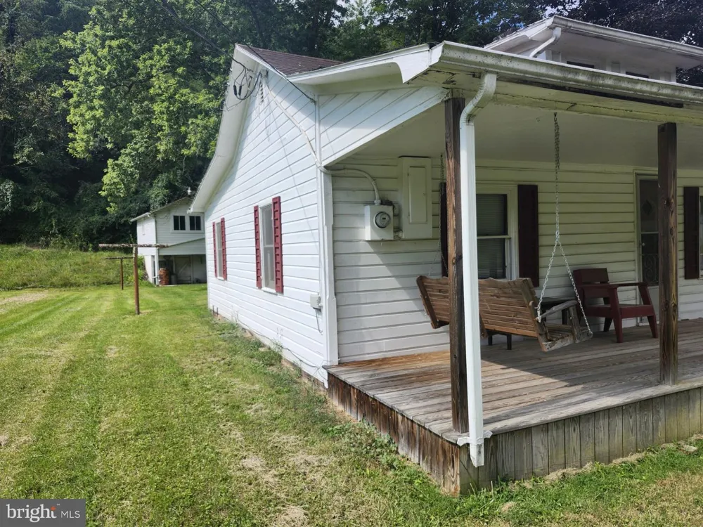 497 DRY RUN RD. Burlington, WV 26710