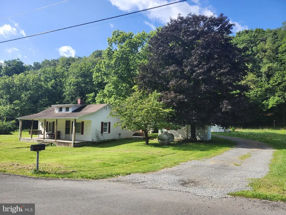 497 DRY RUN RD. Burlington, WV 26710