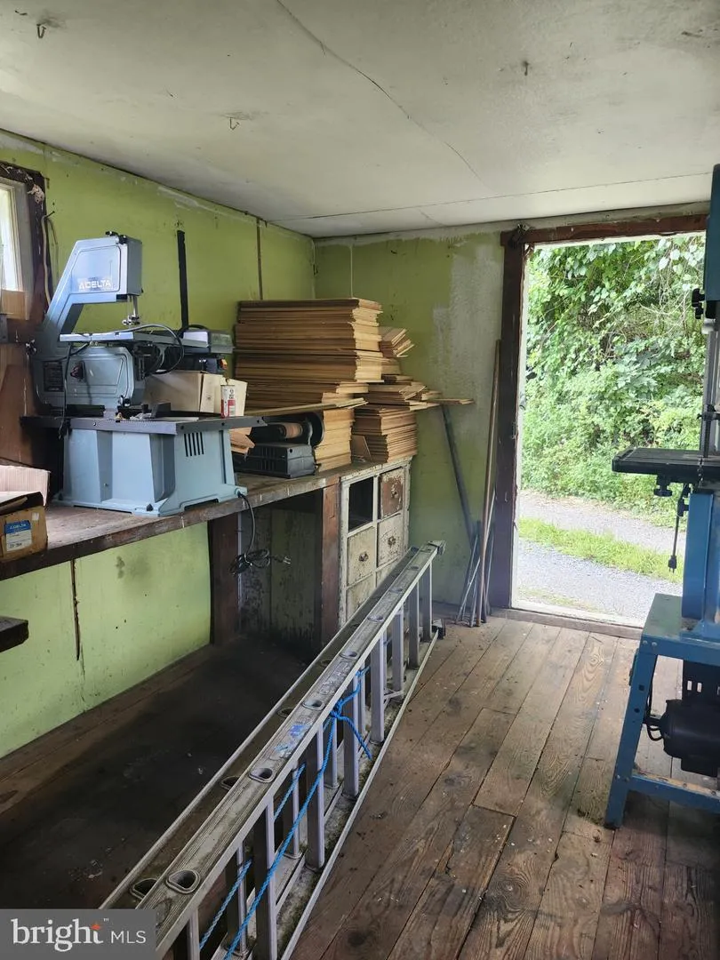 497 DRY RUN RD. Burlington, WV 26710