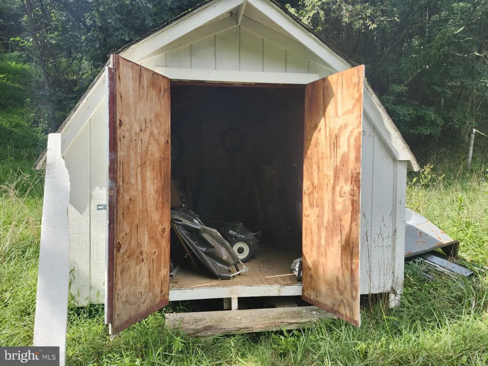 497 DRY RUN RD. Burlington, WV 26710