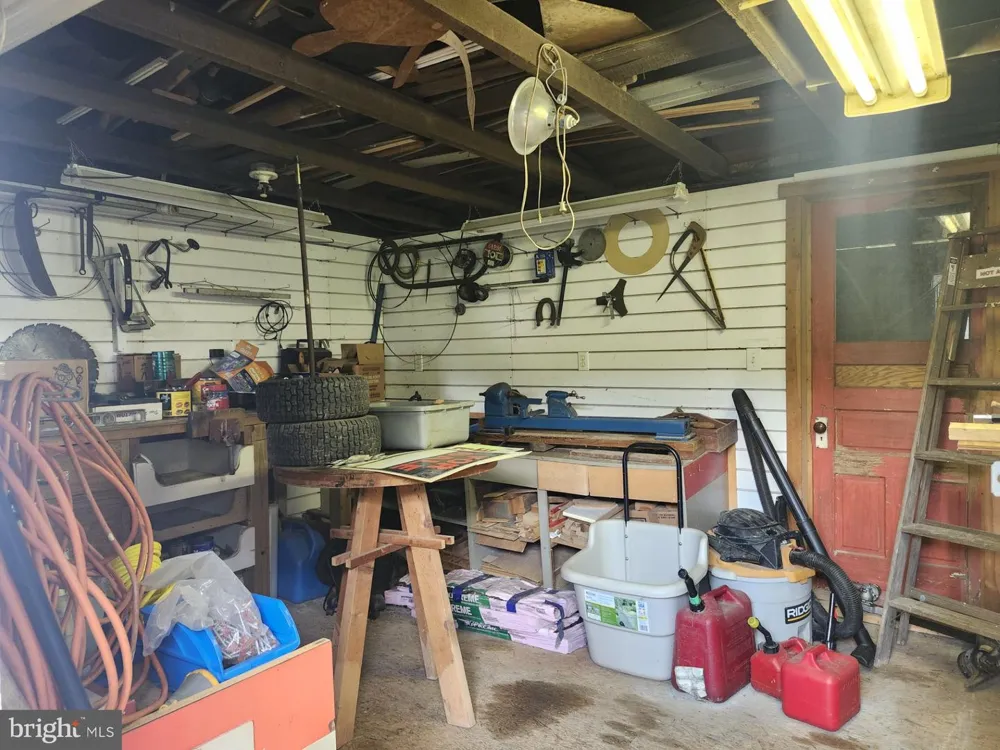 497 DRY RUN RD. Burlington, WV 26710