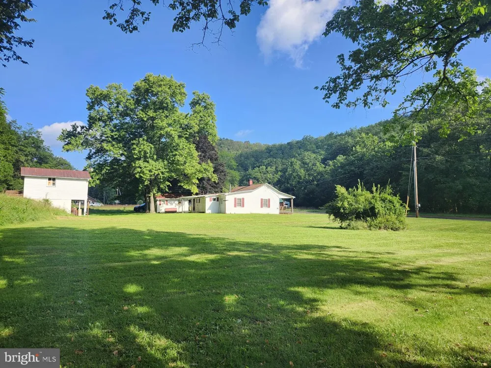497 DRY RUN RD. Burlington, WV 26710