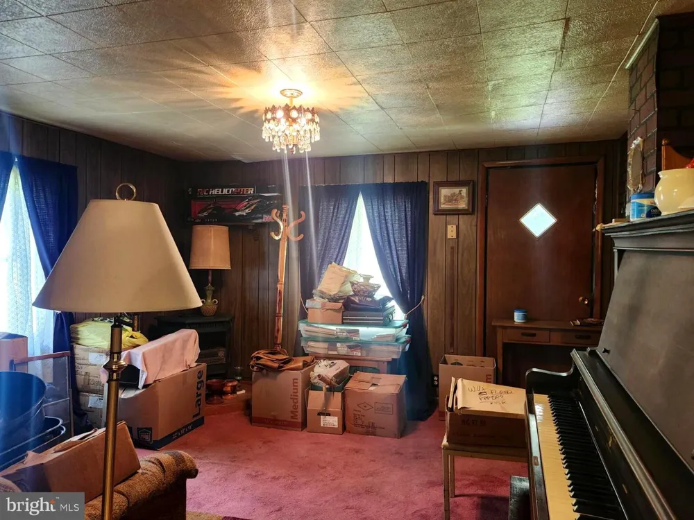 497 DRY RUN RD. Burlington, WV 26710