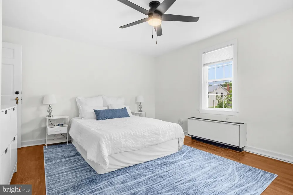 211 E GLEBE ROAD #B Alexandria, VA 22305