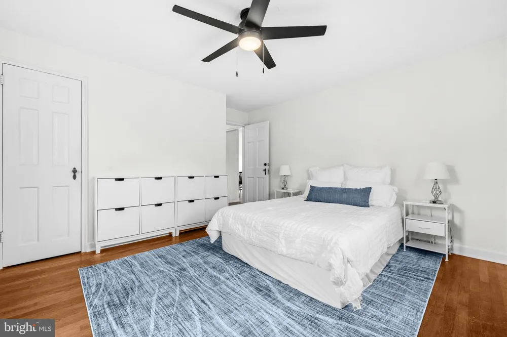 211 E GLEBE ROAD #B Alexandria, VA 22305