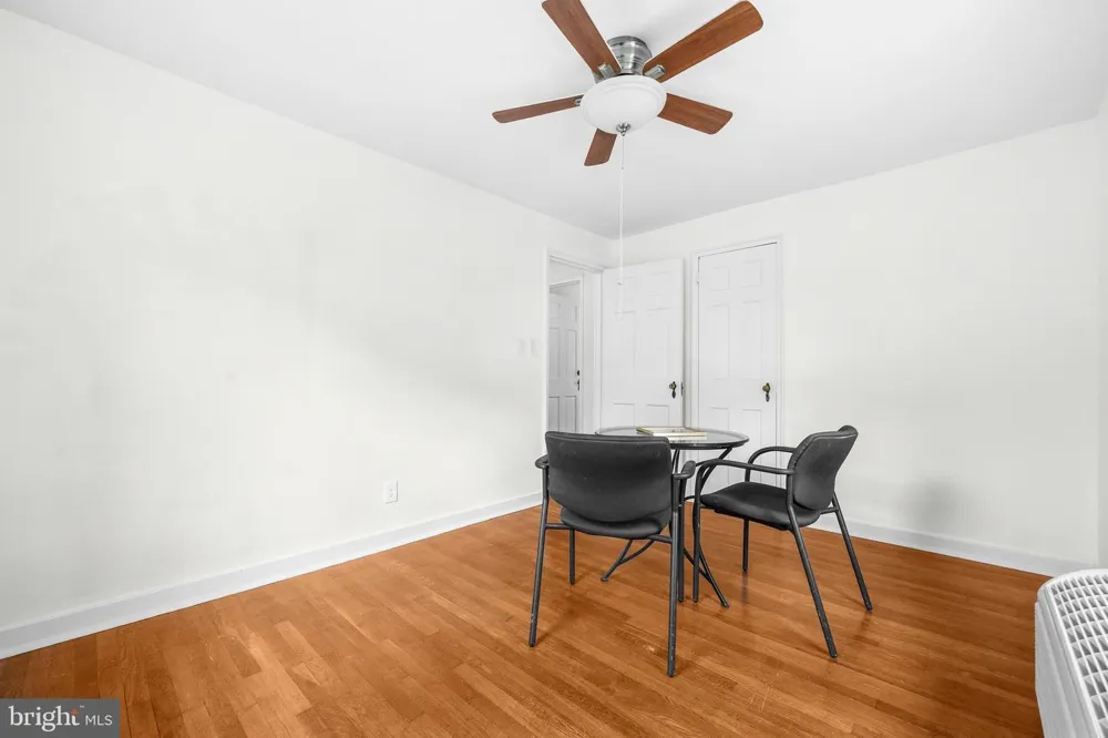 211 E GLEBE ROAD #B Alexandria, VA 22305