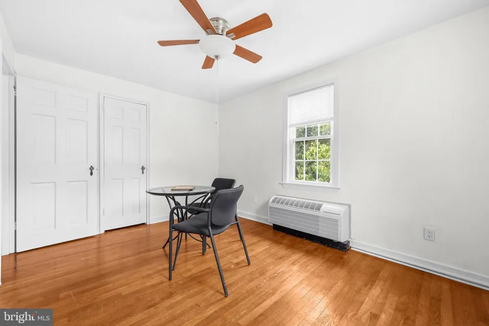 211 E GLEBE ROAD #B Alexandria, VA 22305