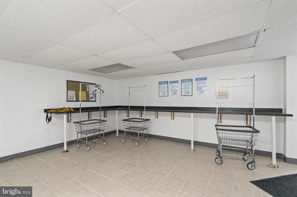 211 E GLEBE ROAD #B Alexandria, VA 22305