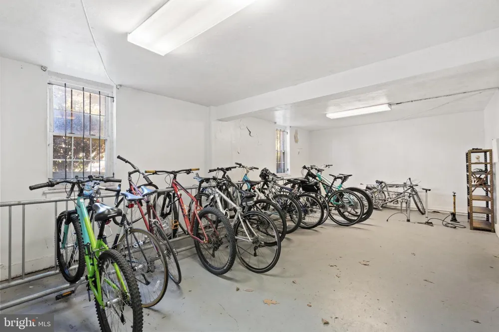 211 E GLEBE ROAD #B Alexandria, VA 22305