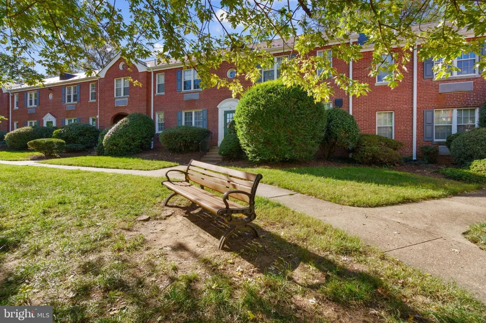 211 E GLEBE ROAD #B Alexandria, VA 22305