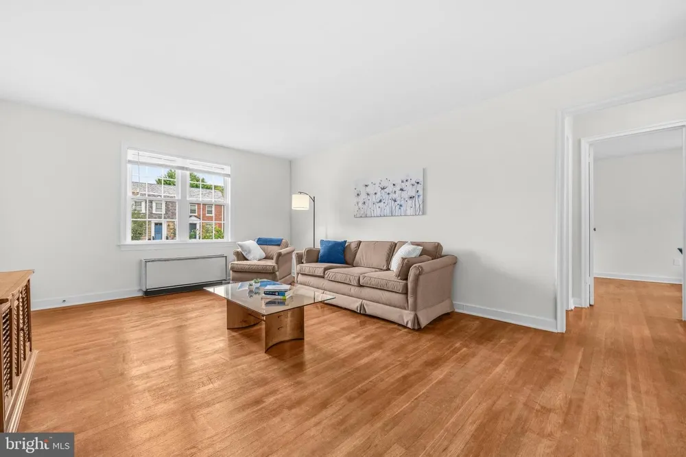 211 E GLEBE ROAD #B Alexandria, VA 22305