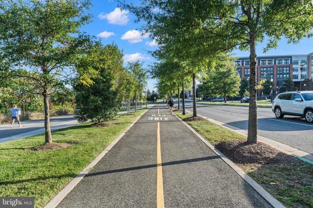 211 E GLEBE ROAD #B Alexandria, VA 22305