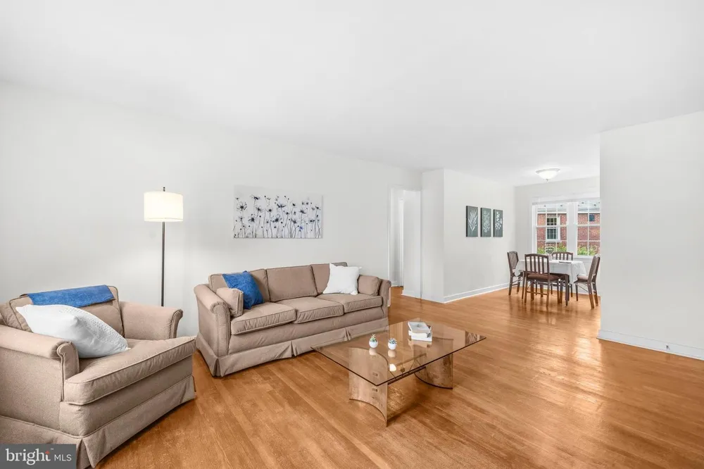 211 E GLEBE ROAD #B Alexandria, VA 22305