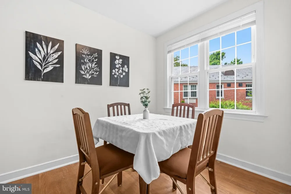 211 E GLEBE ROAD #B Alexandria, VA 22305