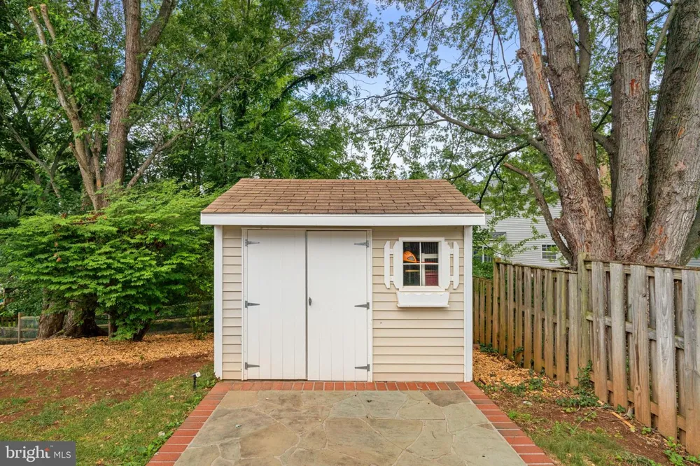 10163 YORKTOWN WAY Great Falls, VA 22066