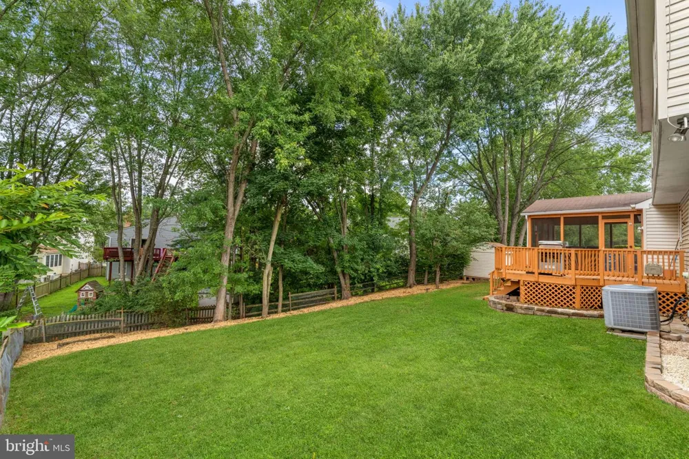 10163 YORKTOWN WAY Great Falls, VA 22066