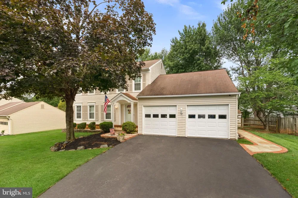 10163 YORKTOWN WAY Great Falls, VA 22066