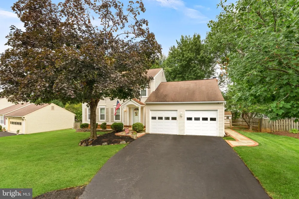 10163 YORKTOWN WAY Great Falls, VA 22066