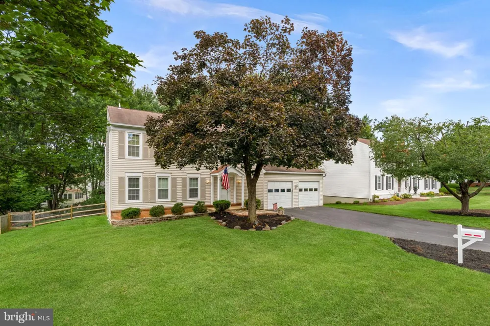 10163 YORKTOWN WAY Great Falls, VA 22066