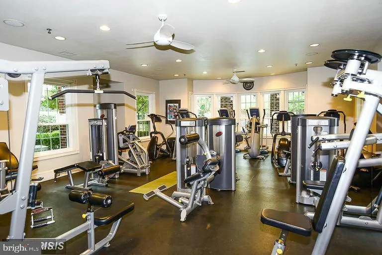 1580 SPRING GATE DRIVE #4102 Mclean, VA 22102