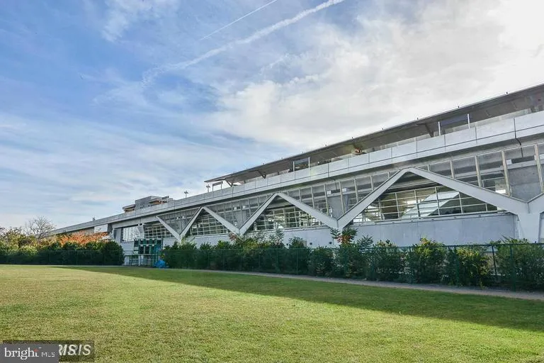 1580 SPRING GATE DRIVE #4102 Mclean, VA 22102