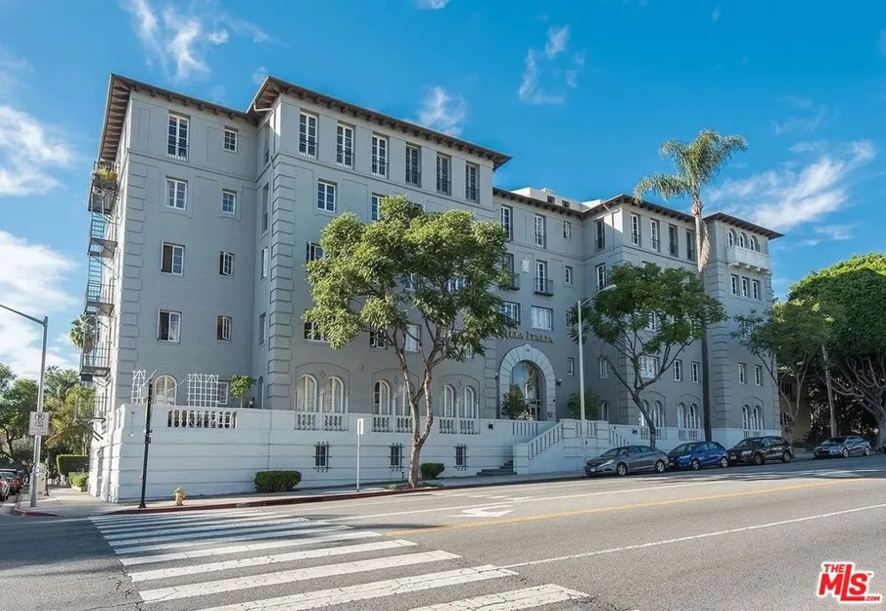 1201 Crescent Heights Boulevard #207 West Hollywood, CA 90046